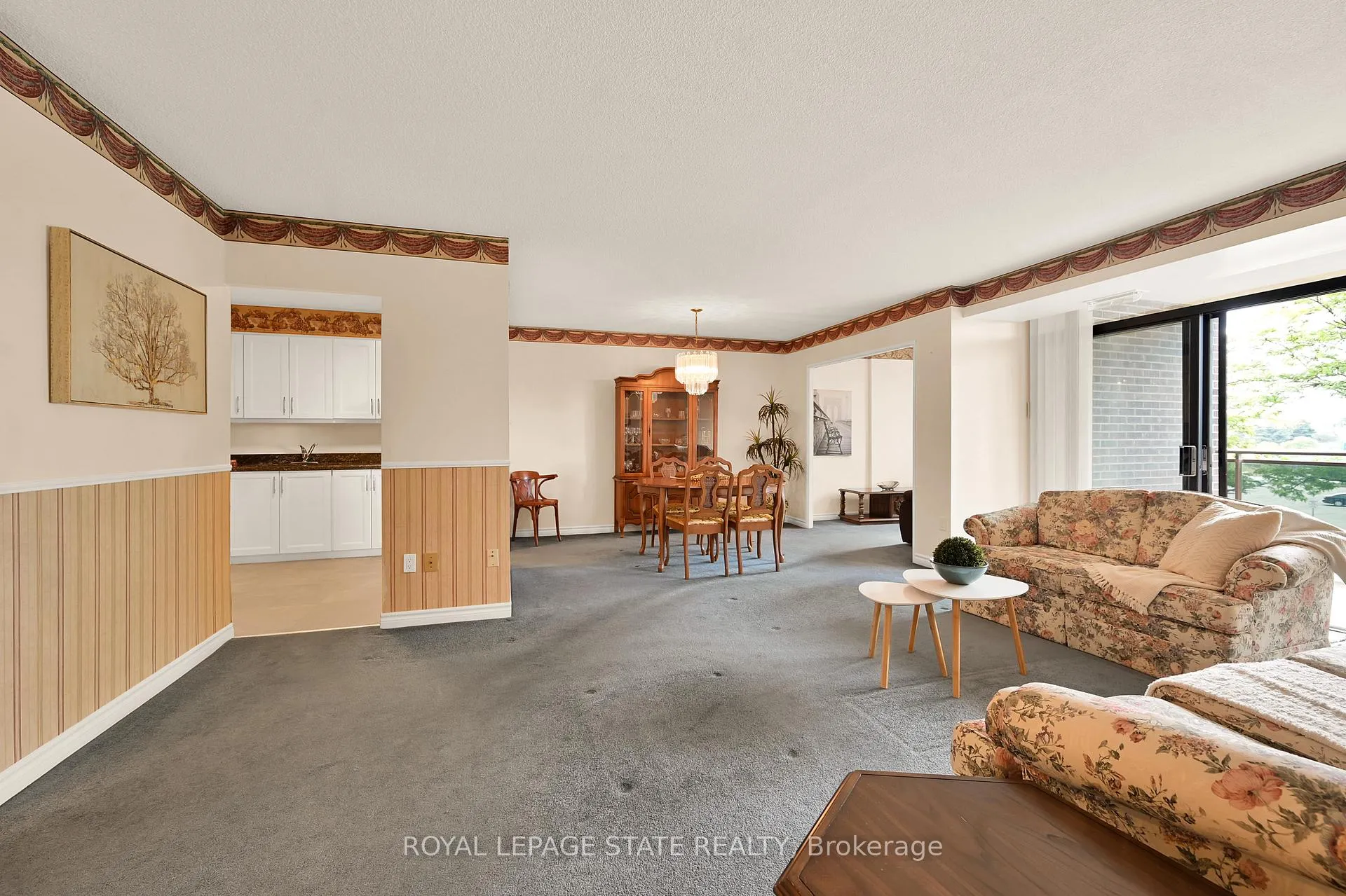 Photo 4 of Unit 306, 301 Frances Avenue, Hamilton, Lakeshore — HOMEH