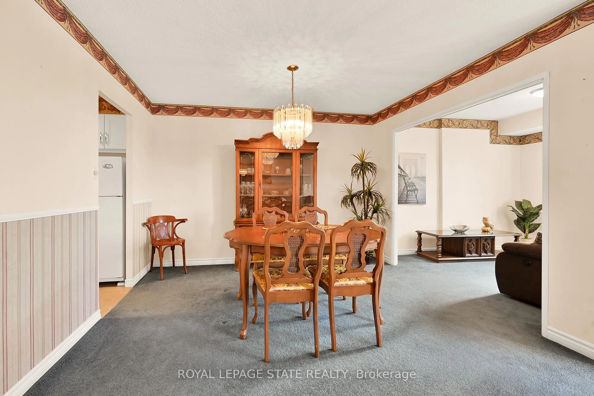 Photo 5 of Unit 306, 301 Frances Avenue, Hamilton, Lakeshore — HOMEH