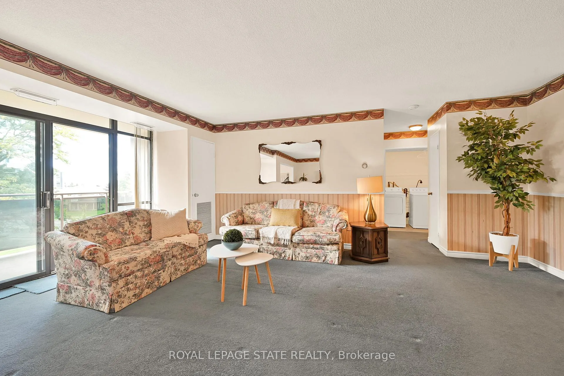 Photo 6 of Unit 306, 301 Frances Avenue, Hamilton, Lakeshore — HOMEH