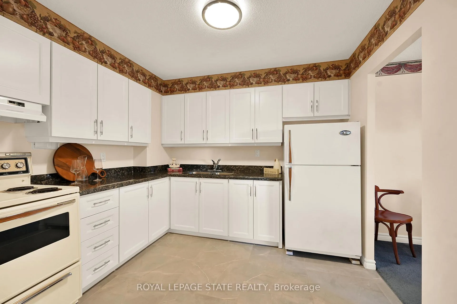 Photo 11 of Unit 306, 301 Frances Avenue, Hamilton, Lakeshore — HOMEH