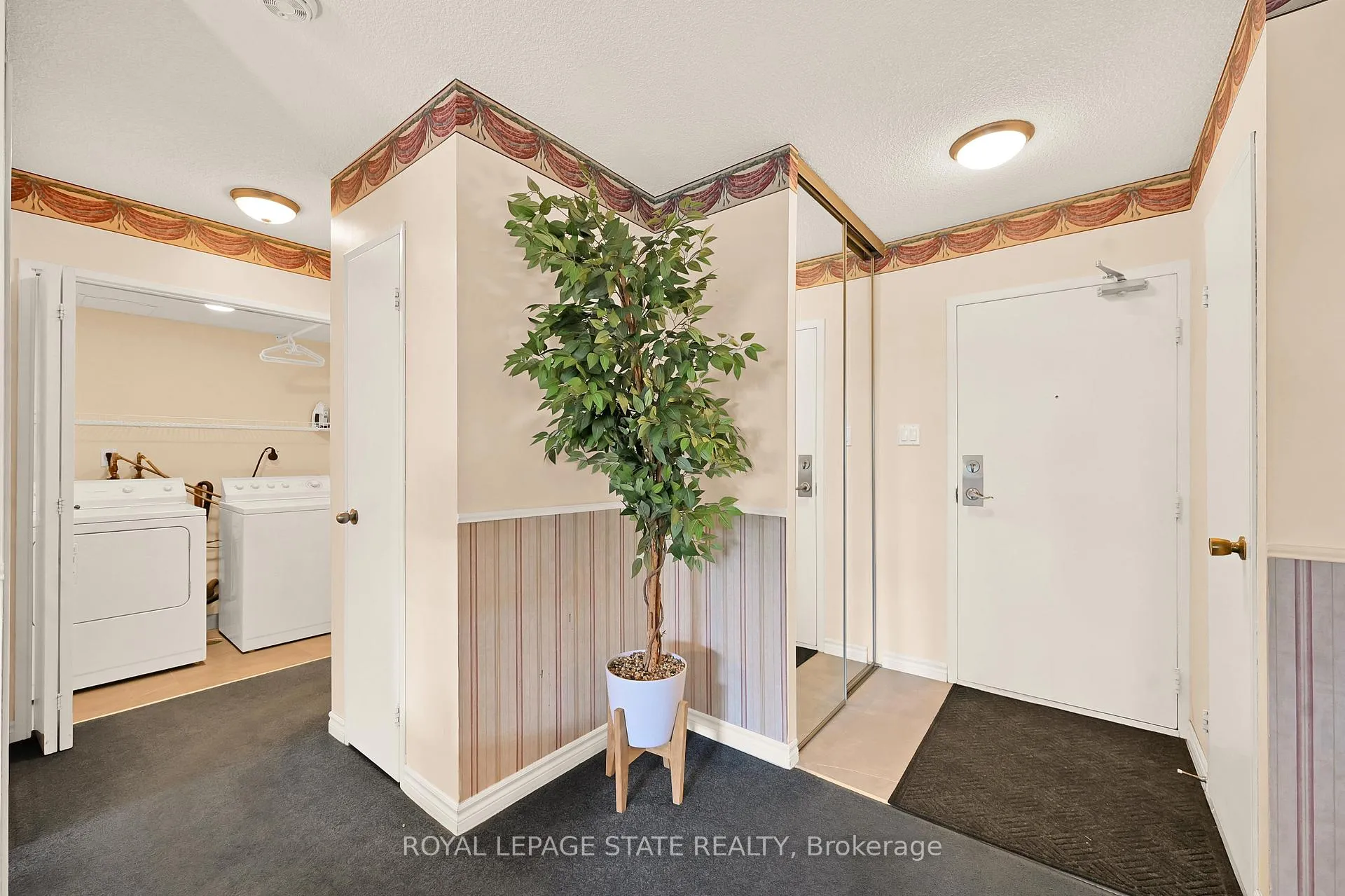 Photo 14 of Unit 306, 301 Frances Avenue, Hamilton, Lakeshore — HOMEH