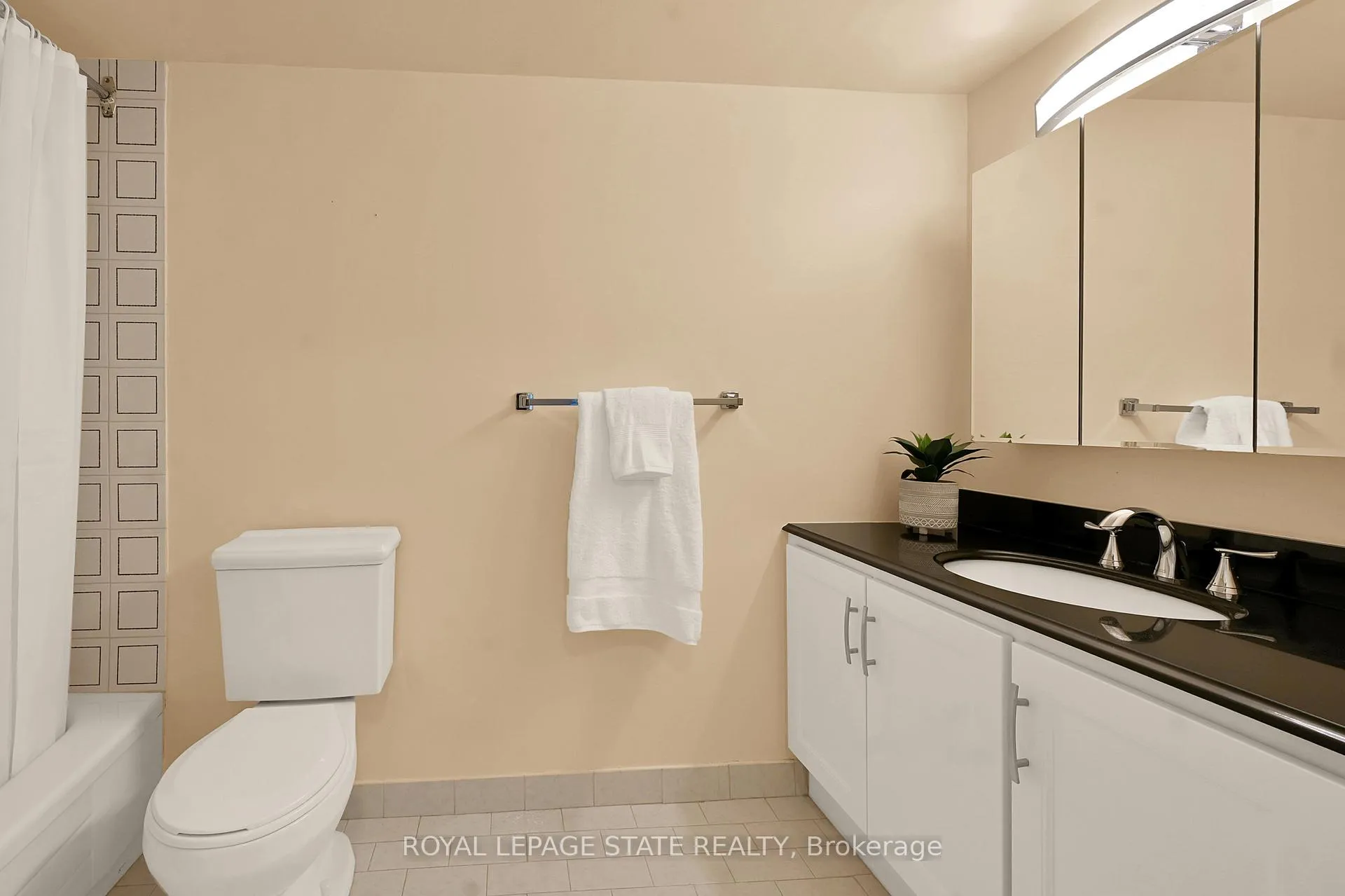Photo 17 of Unit 306, 301 Frances Avenue, Hamilton, Lakeshore — HOMEH