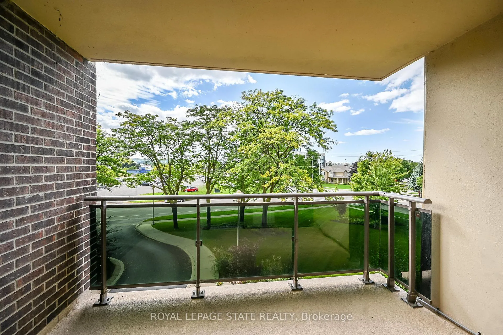 Photo 19 of Unit 306, 301 Frances Avenue, Hamilton, Lakeshore — HOMEH