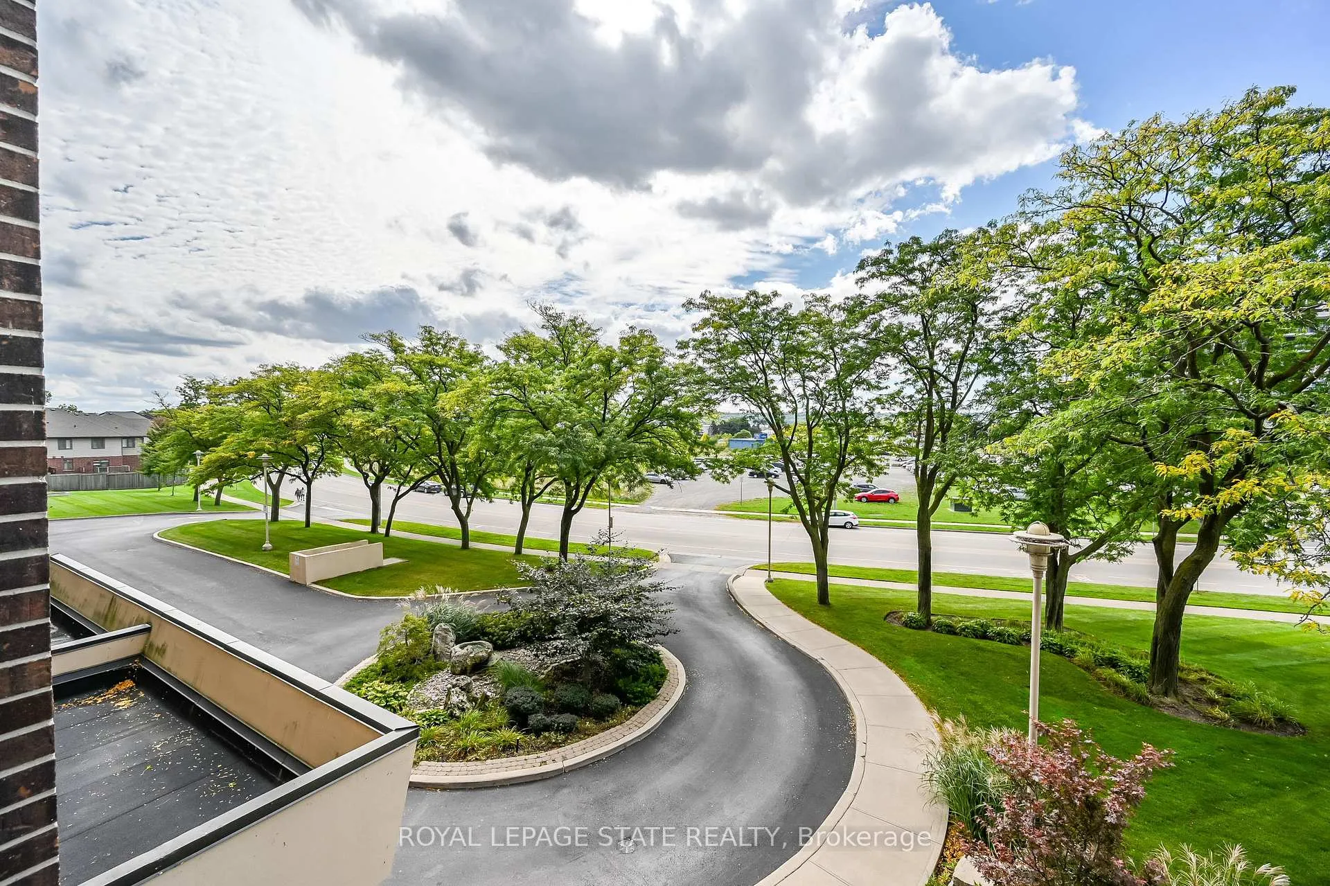 Photo 20 of Unit 306, 301 Frances Avenue, Hamilton, Lakeshore — HOMEH