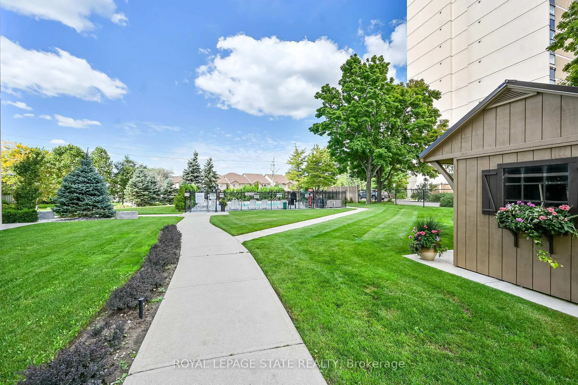 Photo 22 of Unit 306, 301 Frances Avenue, Hamilton, Lakeshore — HOMEH