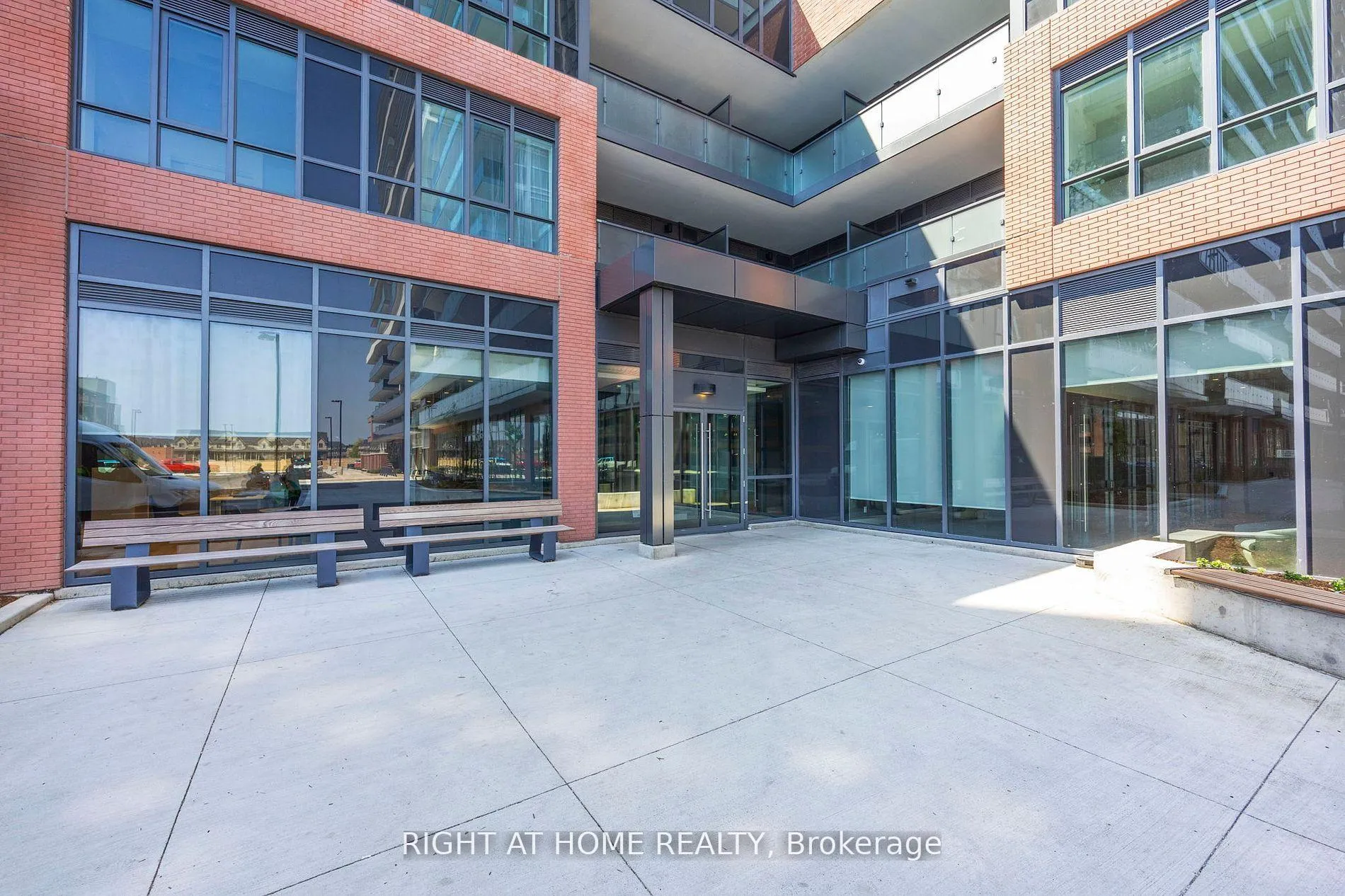 Photo 3 of Unit 1131, 2545 Simcoe Street N, Oshawa, Windfields — HOMEH