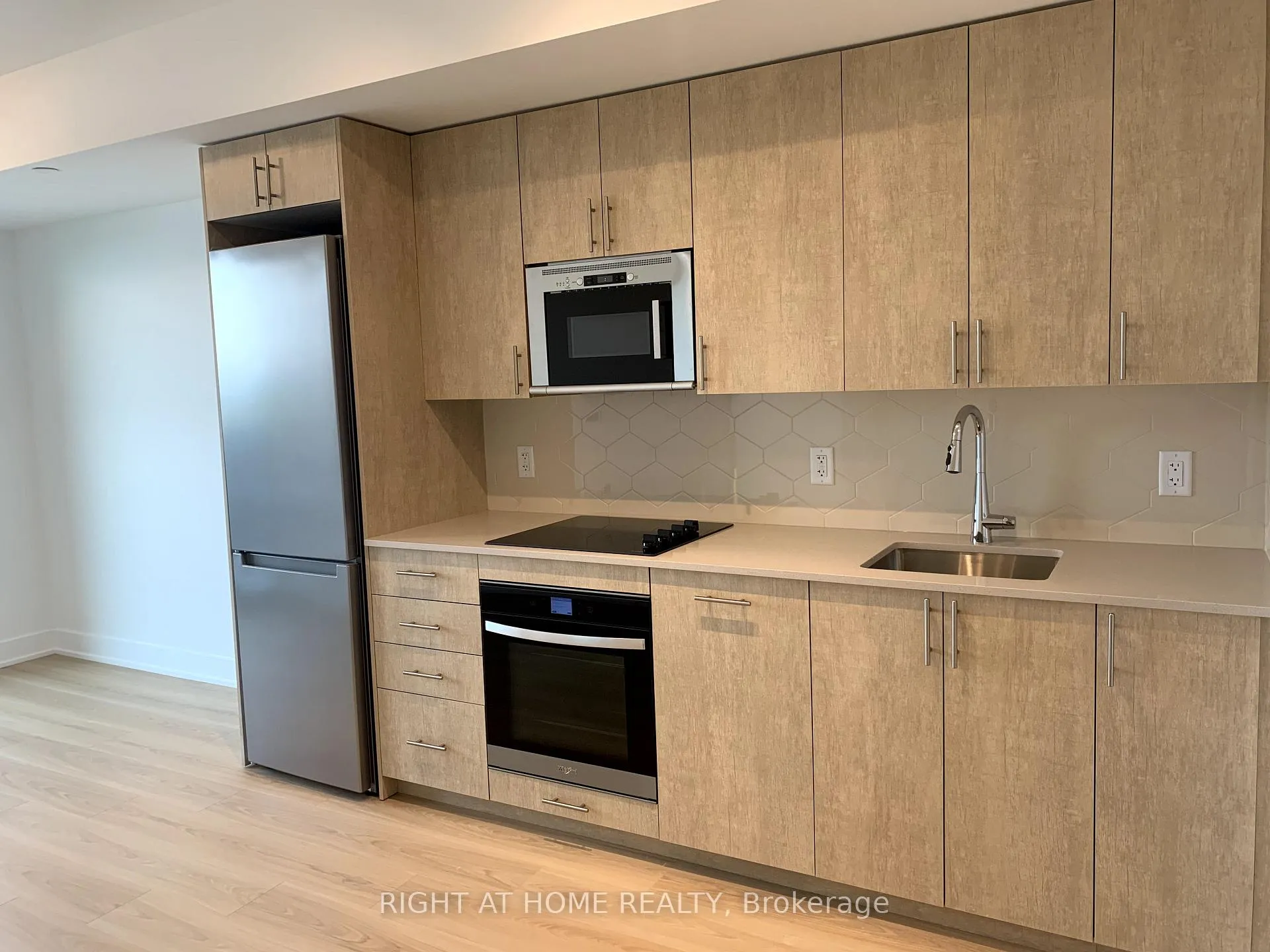 Photo 8 of Unit 1131, 2545 Simcoe Street N, Oshawa, Windfields — HOMEH