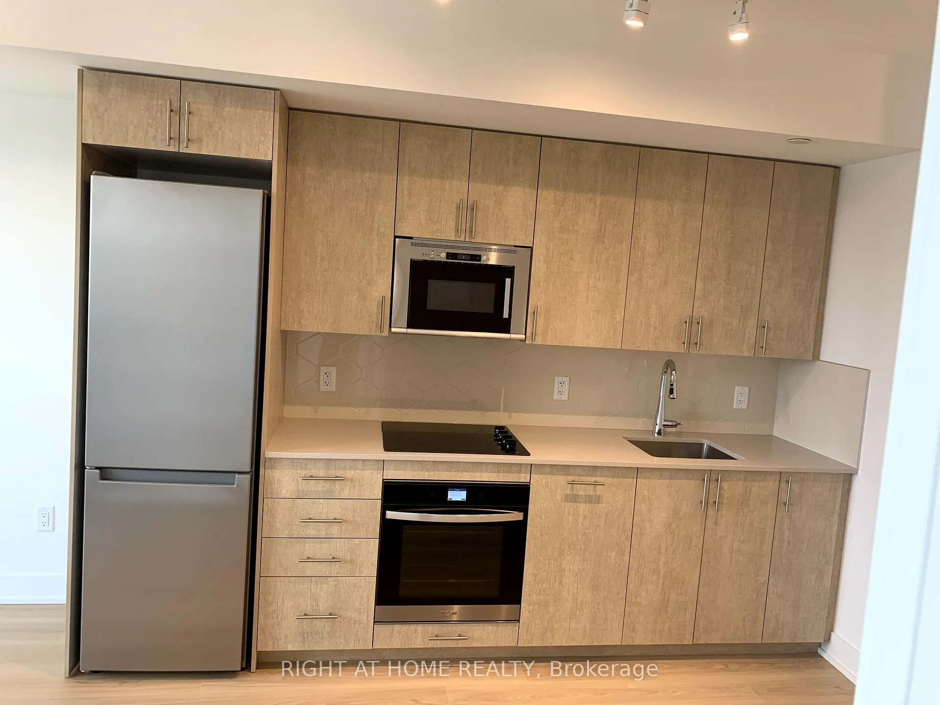 Photo 9 of Unit 1131, 2545 Simcoe Street N, Oshawa, Windfields — HOMEH