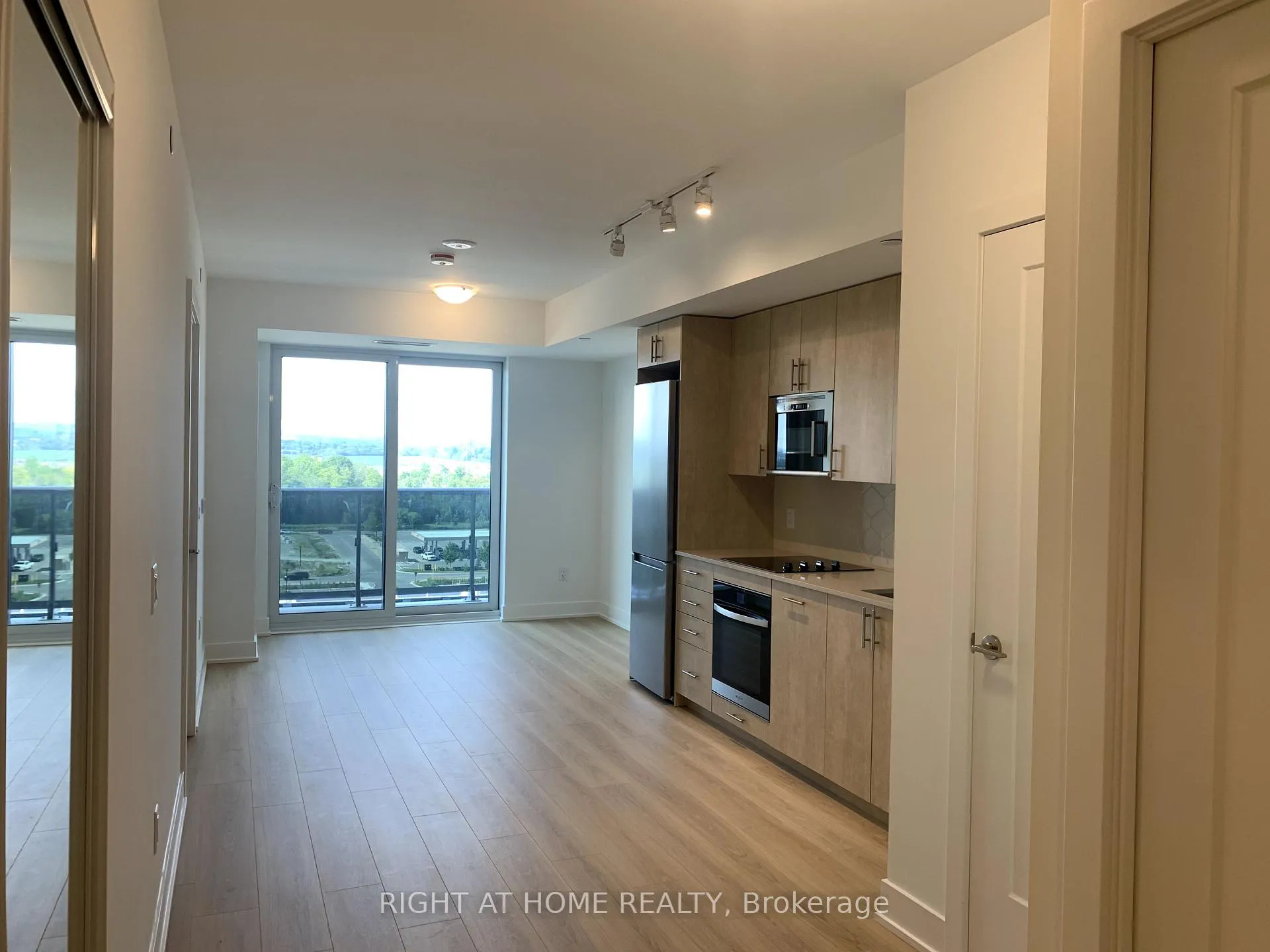 Photo 10 of Unit 1131, 2545 Simcoe Street N, Oshawa, Windfields — HOMEH
