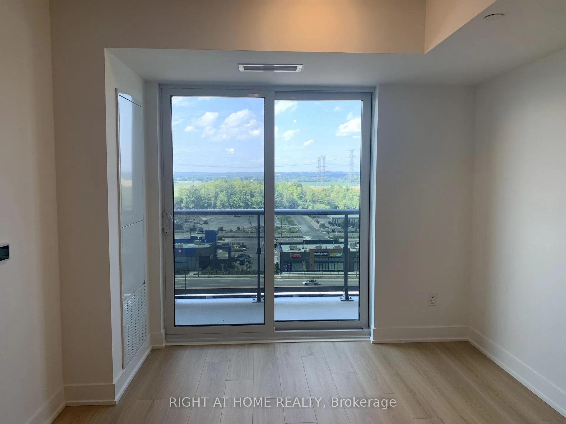 Photo 13 of Unit 1131, 2545 Simcoe Street N, Oshawa, Windfields — HOMEH