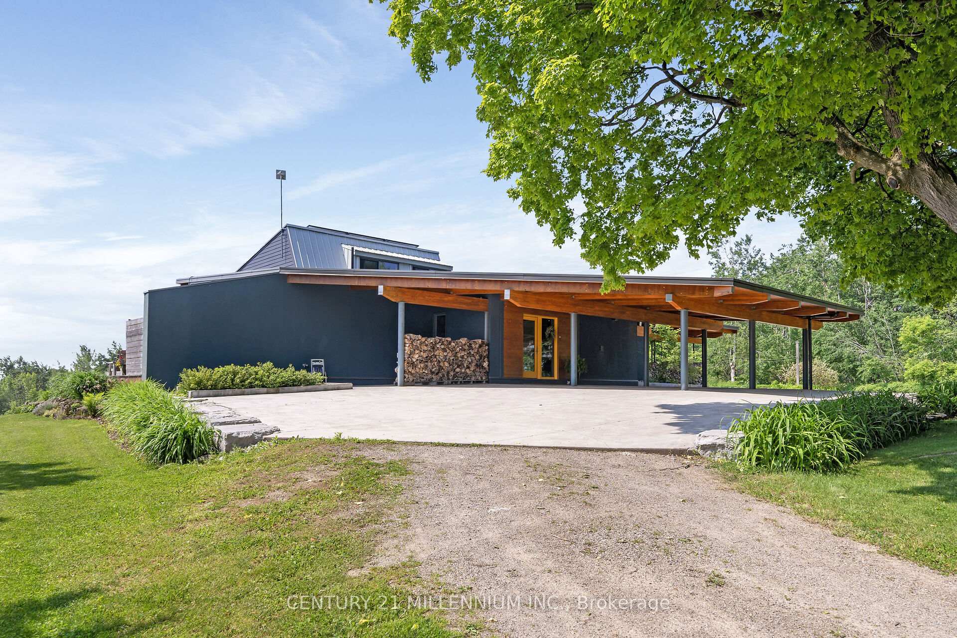Front of 5880 Winston Churchill Boulevard
