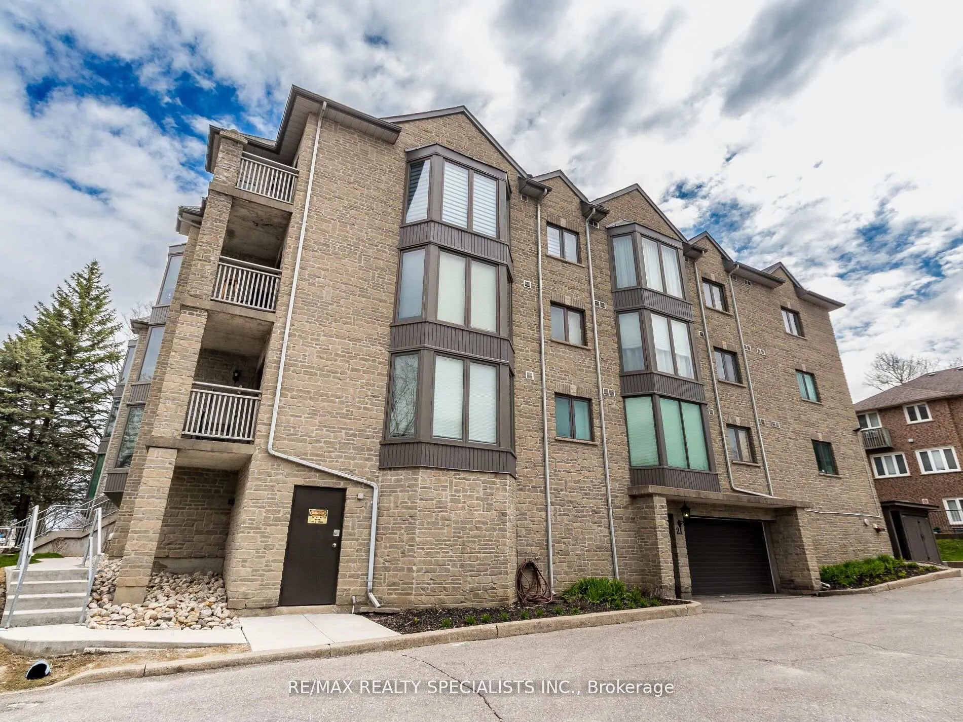 Front of Unit 306, 21 George Street