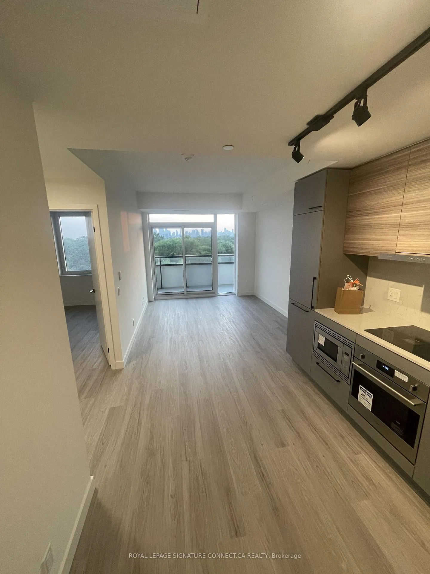 Photo 2 of Unit 618, 1050 Eastern Avenue, Toronto, Greenwood-Coxwell — HOMEH