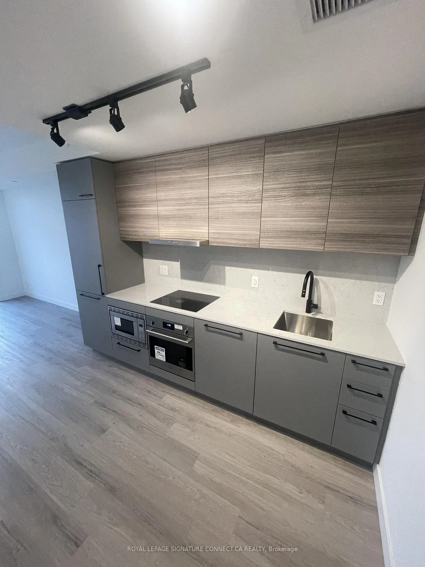 Photo 3 of Unit 618, 1050 Eastern Avenue, Toronto, Greenwood-Coxwell — HOMEH