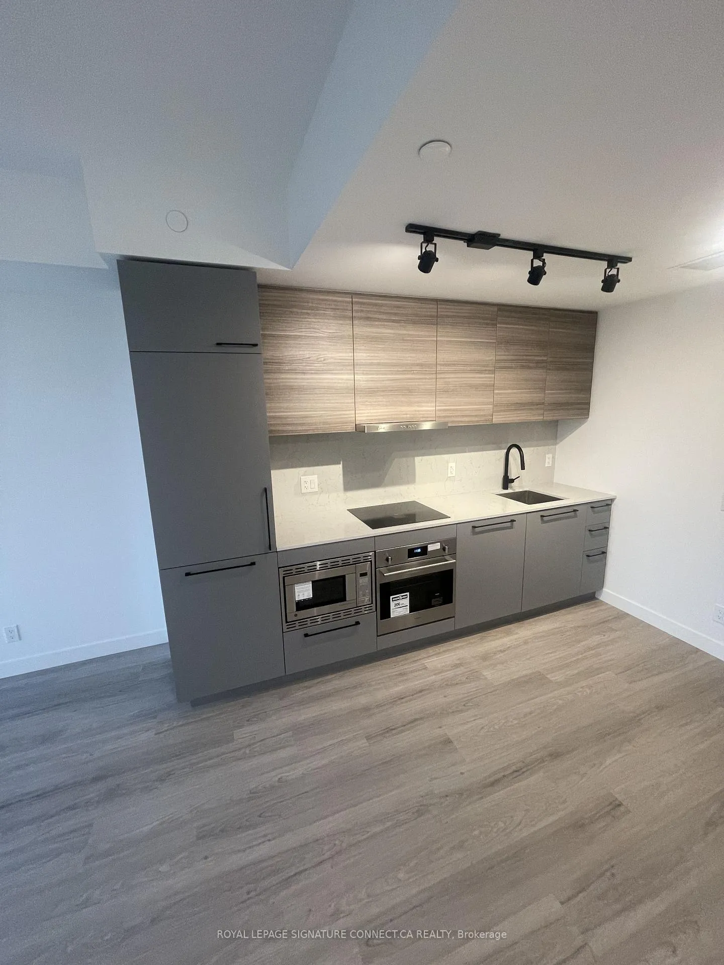 Photo 4 of Unit 618, 1050 Eastern Avenue, Toronto, Greenwood-Coxwell — HOMEH