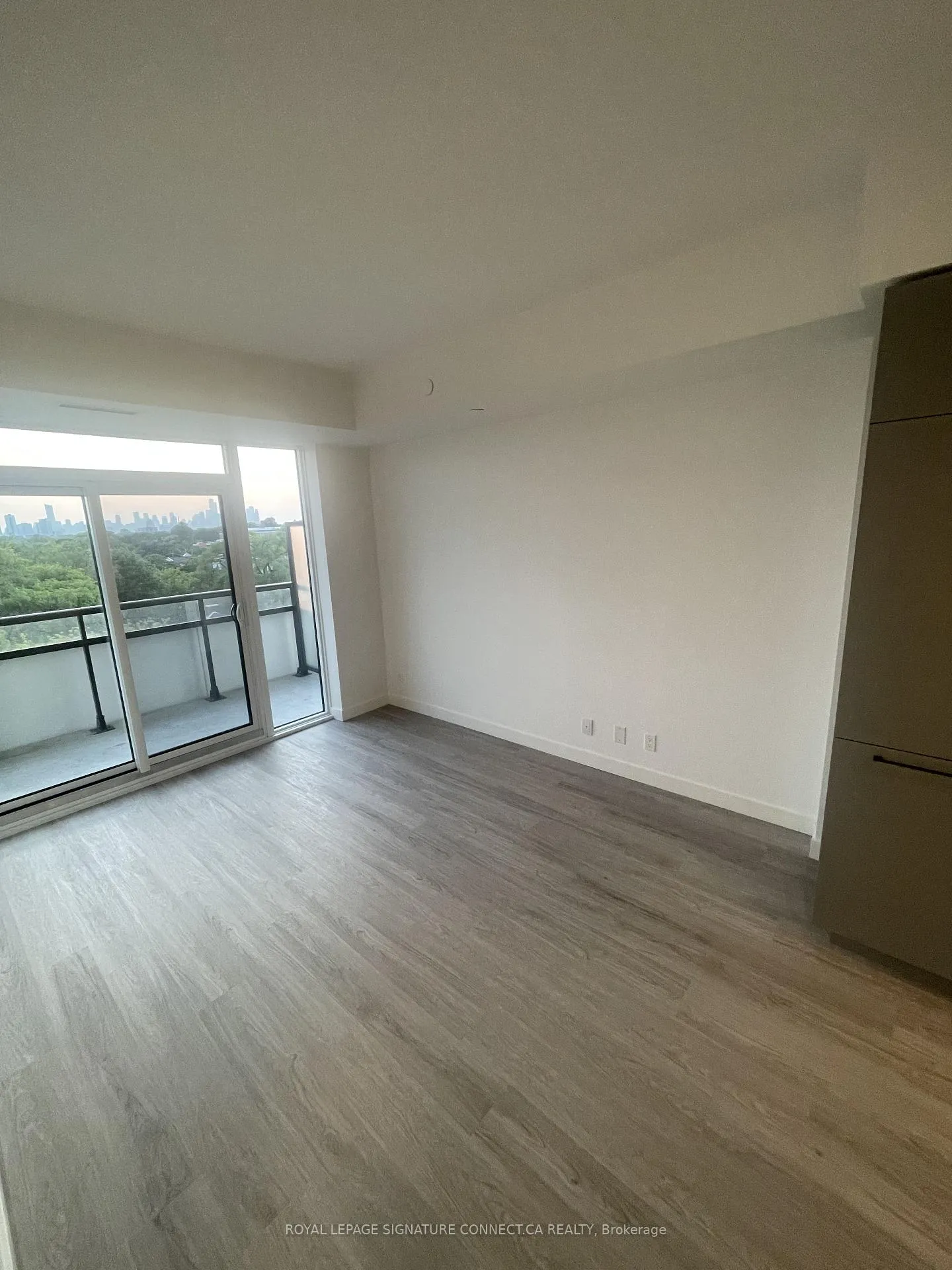 Photo 5 of Unit 618, 1050 Eastern Avenue, Toronto, Greenwood-Coxwell — HOMEH