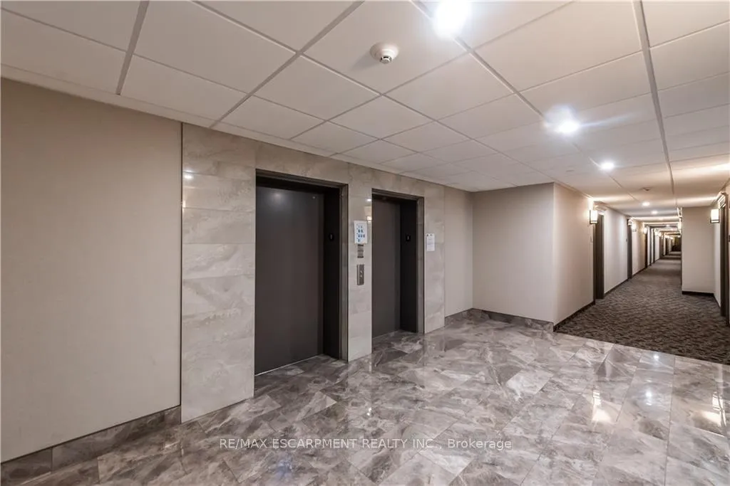 Photo 4 of Unit 219, 125 Shoreview Place, Hamilton, Stoney Creek — HOMEH