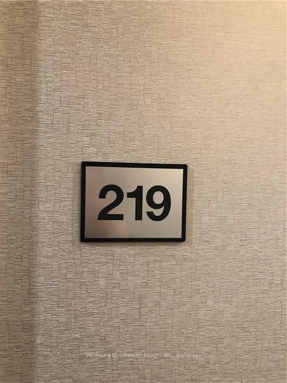 Photo 5 of Unit 219, 125 Shoreview Place, Hamilton, Stoney Creek — HOMEH