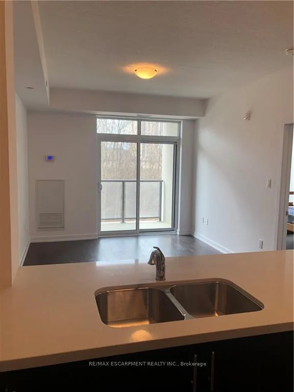 Photo 10 of Unit 219, 125 Shoreview Place, Hamilton, Stoney Creek — HOMEH