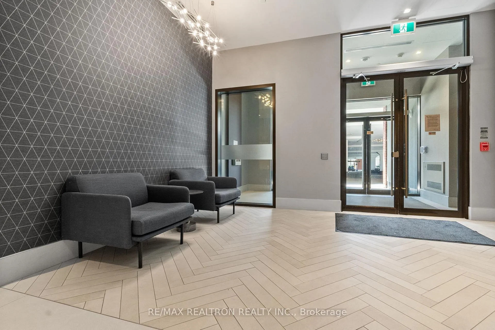 Photo 3 of Unit 212, 2550 Simcoe Street N, Oshawa, Windfields — HOMEH