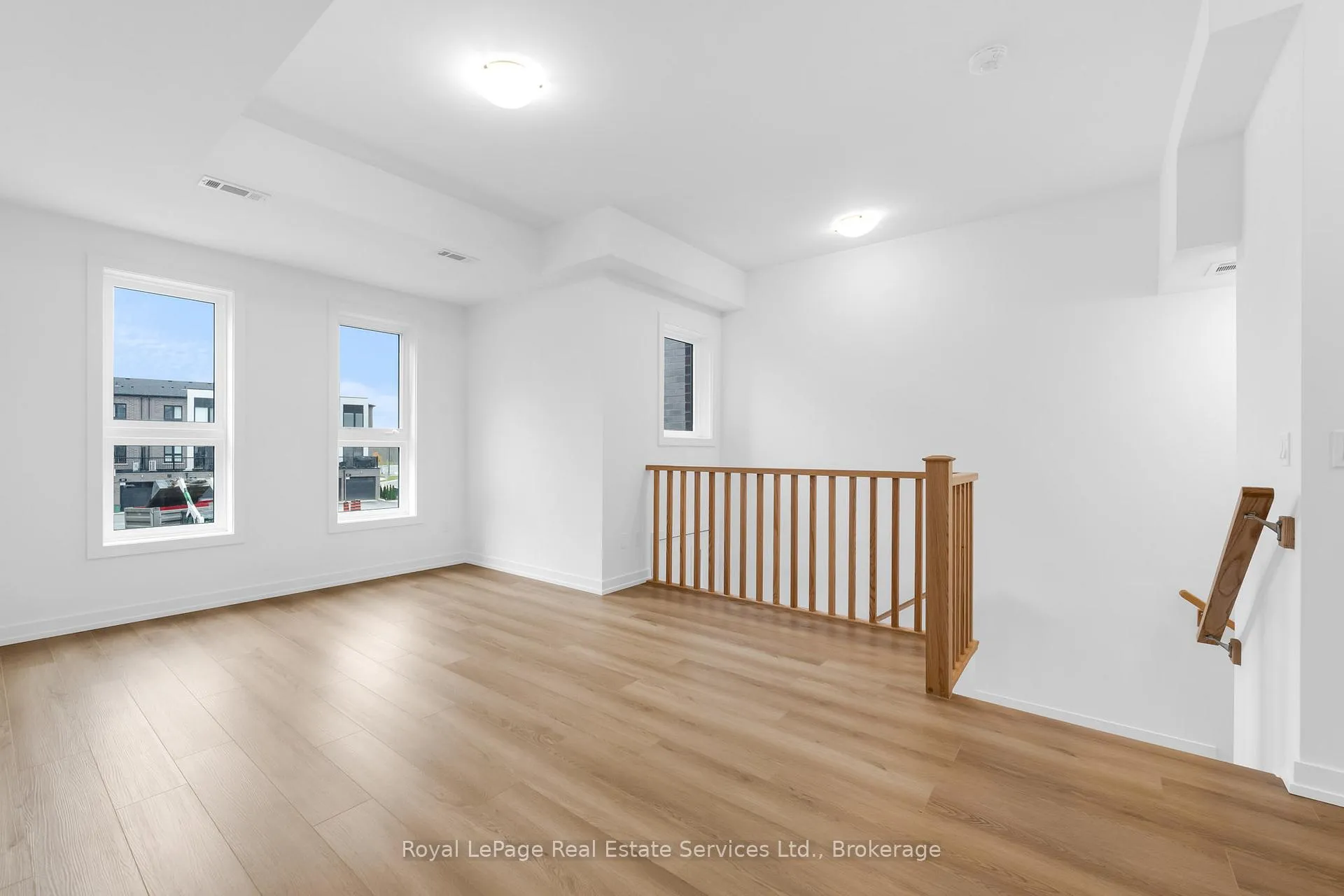Photo 2 of Unit 25, 70 Kenesky Drive, Hamilton, Waterdown — HOMEH