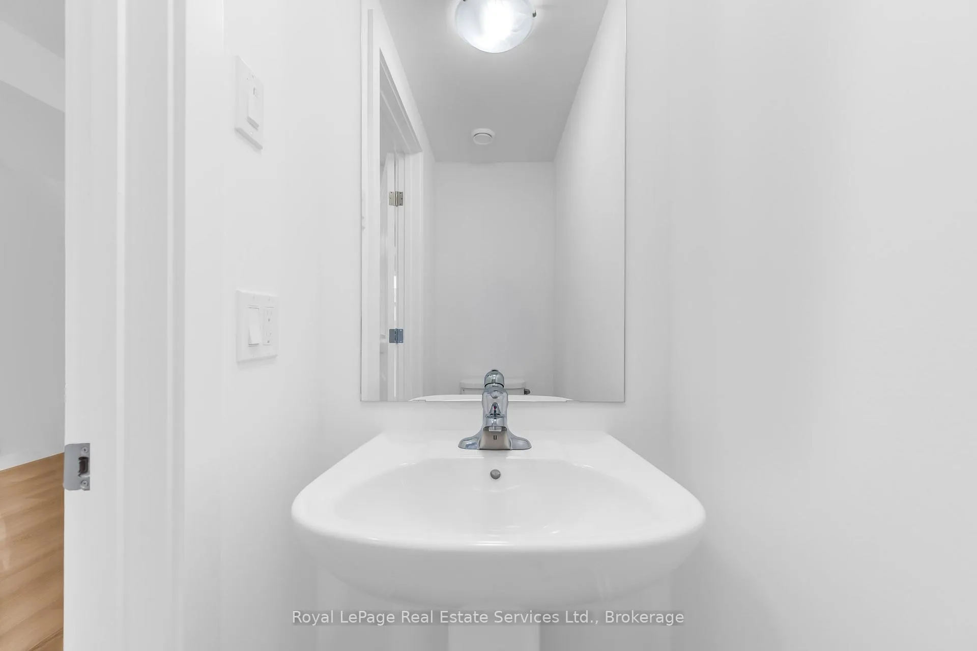 Photo 4 of Unit 25, 70 Kenesky Drive, Hamilton, Waterdown — HOMEH
