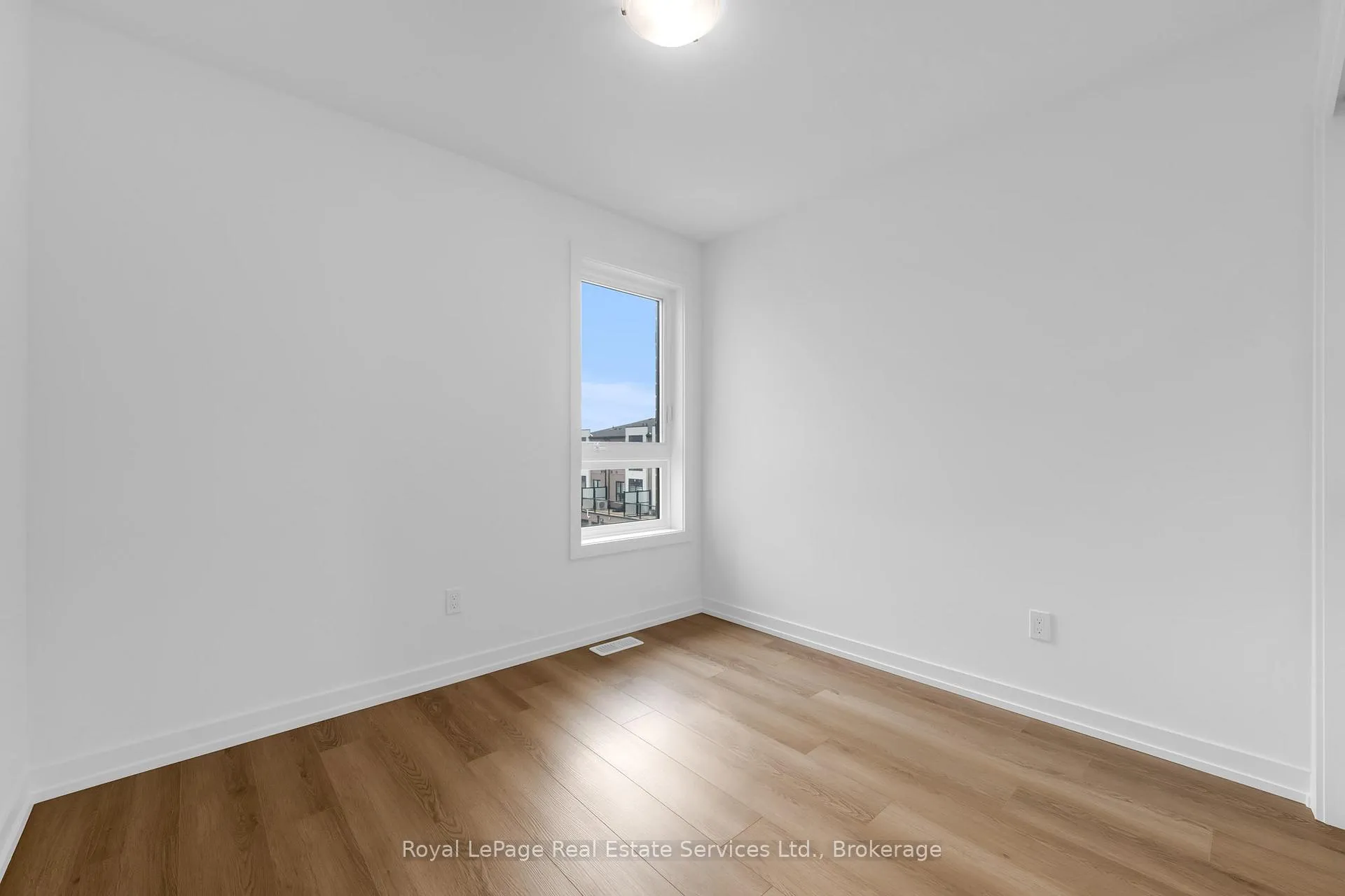 Photo 11 of Unit 25, 70 Kenesky Drive, Hamilton, Waterdown — HOMEH