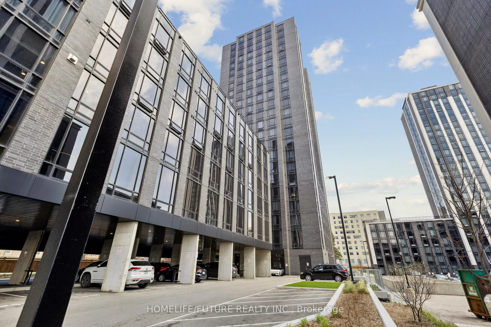 Front of Unit 1436, 145 Columbia Street W
