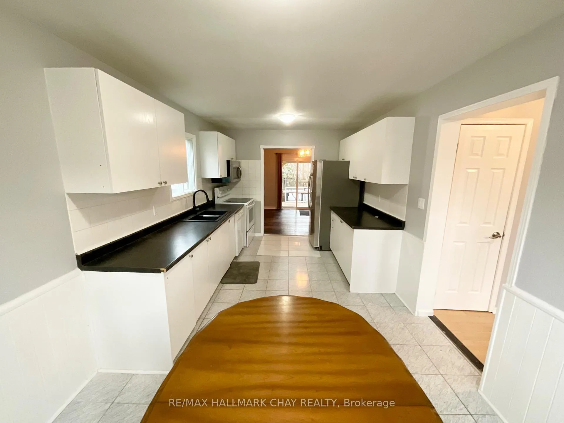 Photo 2 of 2505 Lloyd Street, Innisfil, Alcona — HOMEH