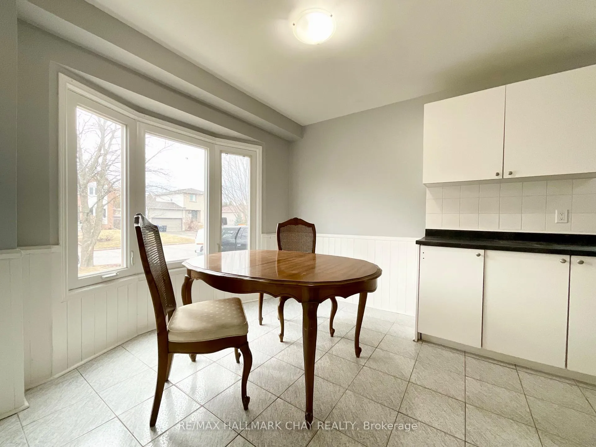 Photo 4 of 2505 Lloyd Street, Innisfil, Alcona — HOMEH