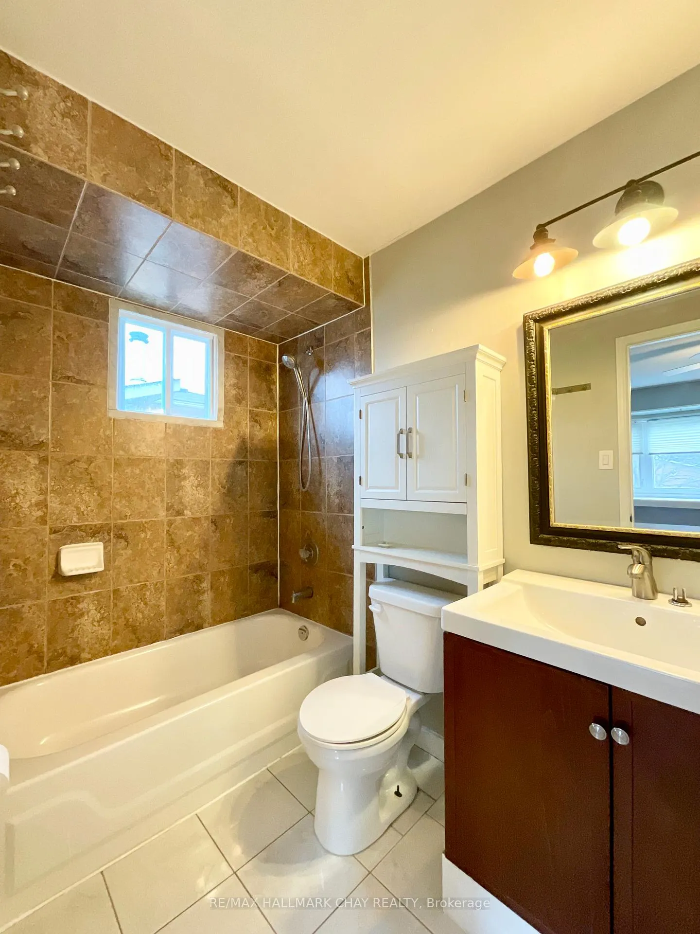 Photo 16 of 2505 Lloyd Street, Innisfil, Alcona — HOMEH