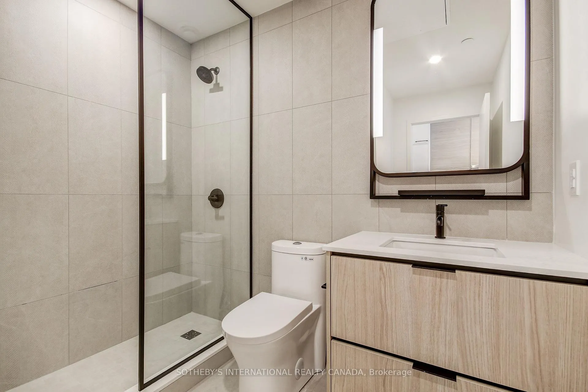 Photo 8 of Unit 703, 1050 Eastern Avenue, Toronto, The Beaches — HOMEH