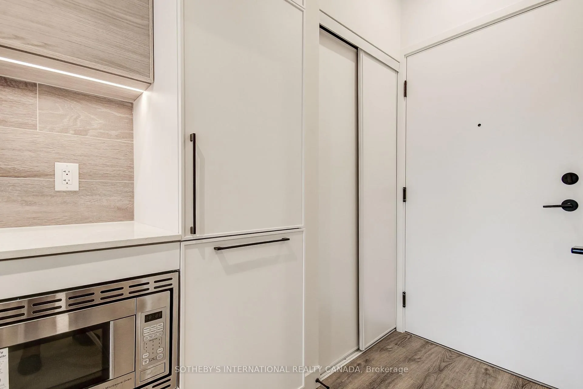 Photo 9 of Unit 703, 1050 Eastern Avenue, Toronto, The Beaches — HOMEH
