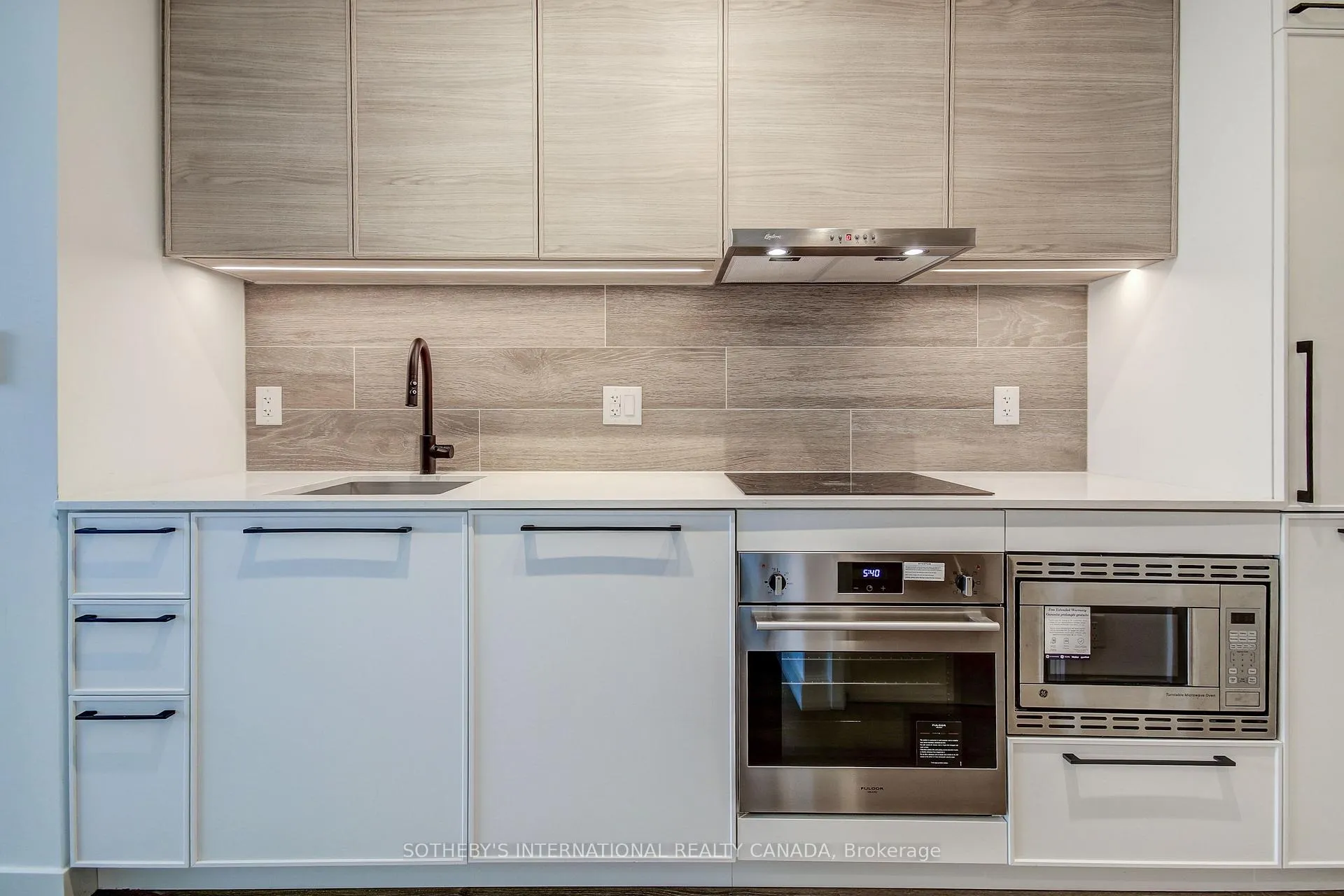 Photo 12 of Unit 703, 1050 Eastern Avenue, Toronto, The Beaches — HOMEH