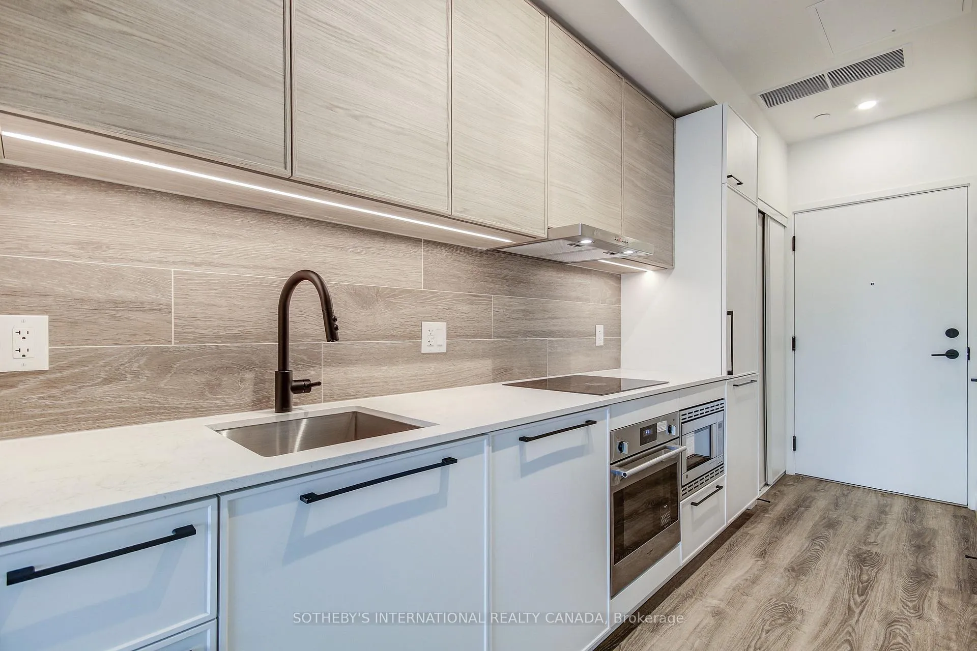 Photo 13 of Unit 703, 1050 Eastern Avenue, Toronto, The Beaches — HOMEH