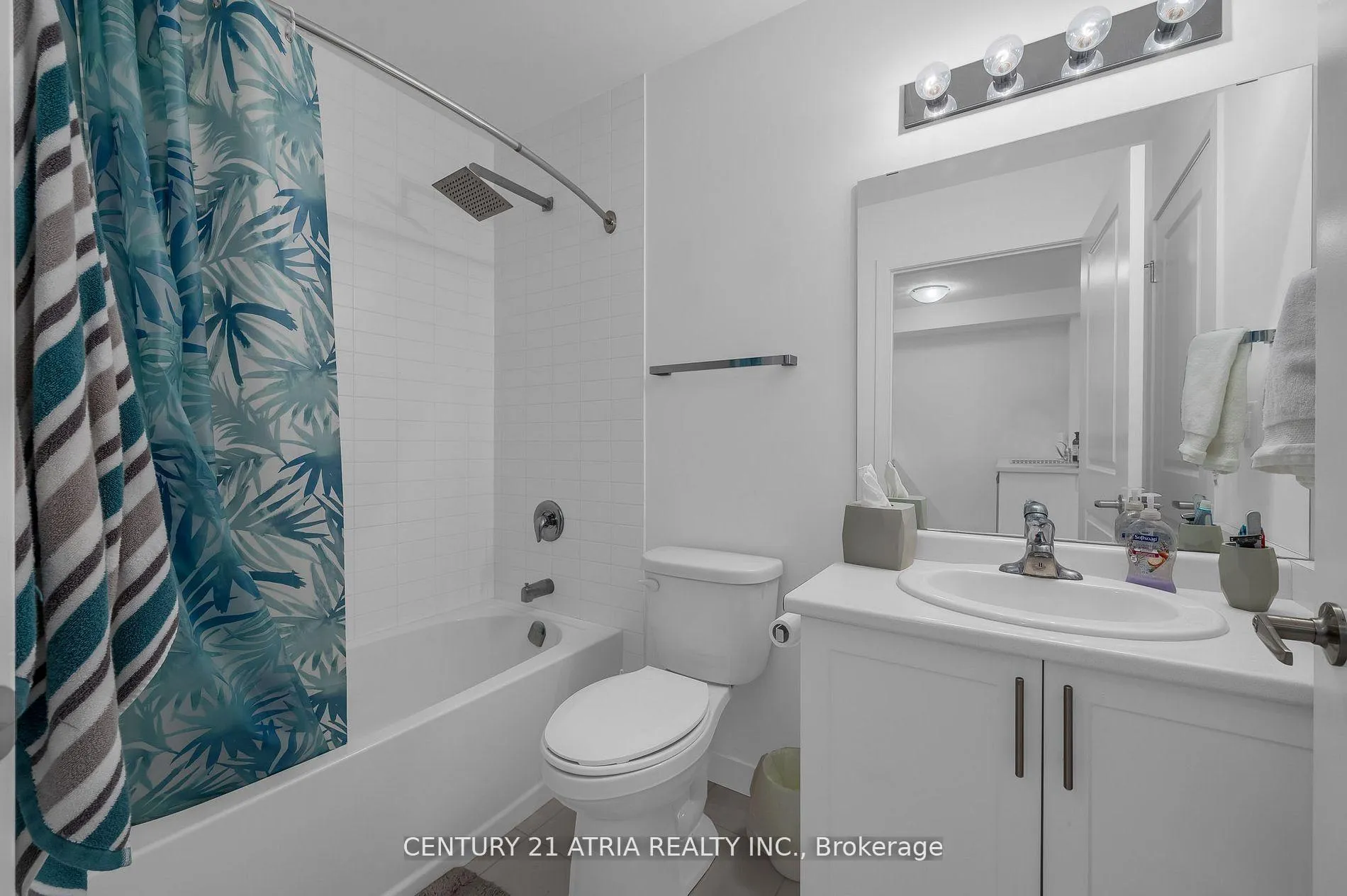 Photo 2 of Unit 313, 101 Shoreview Place, Hamilton, Stoney Creek — HOMEH