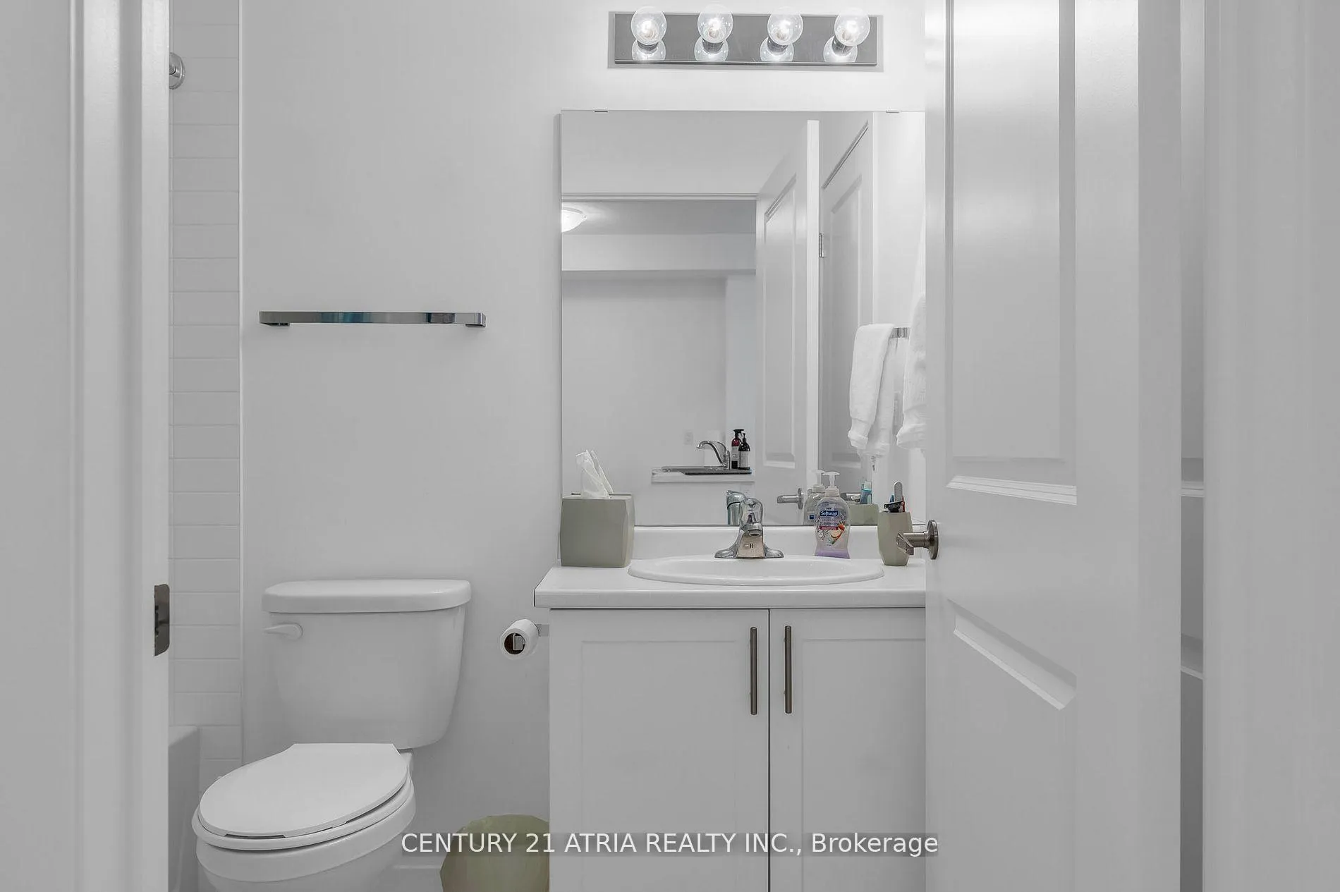 Photo 3 of Unit 313, 101 Shoreview Place, Hamilton, Stoney Creek — HOMEH
