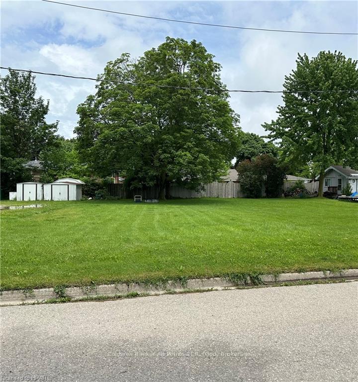 Photo 3 of 153 Bruce Street E, Goderich, Goderich (Town) — HOMEH