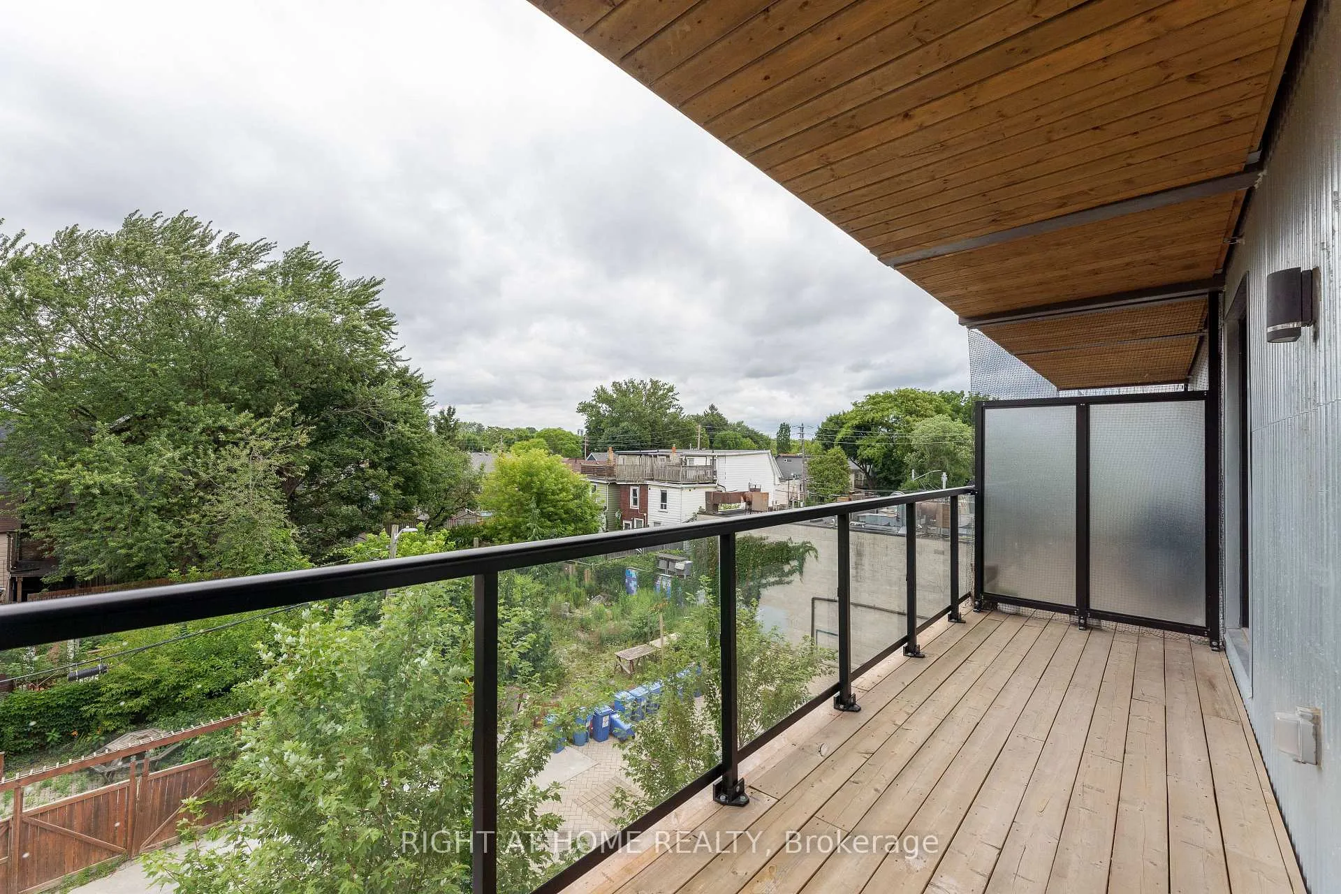 Photo 9 of Unit 401, 1598 Queen Street E, Toronto, Greenwood-Coxwell — HOMEH