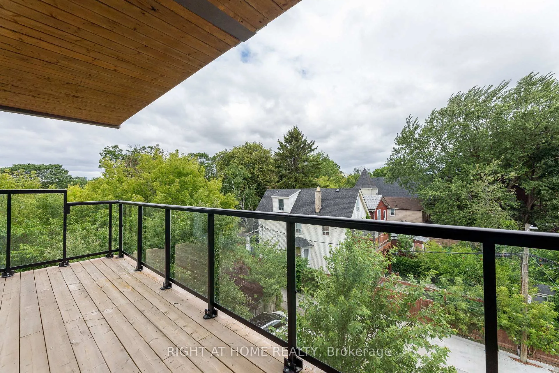 Photo 10 of Unit 401, 1598 Queen Street E, Toronto, Greenwood-Coxwell — HOMEH