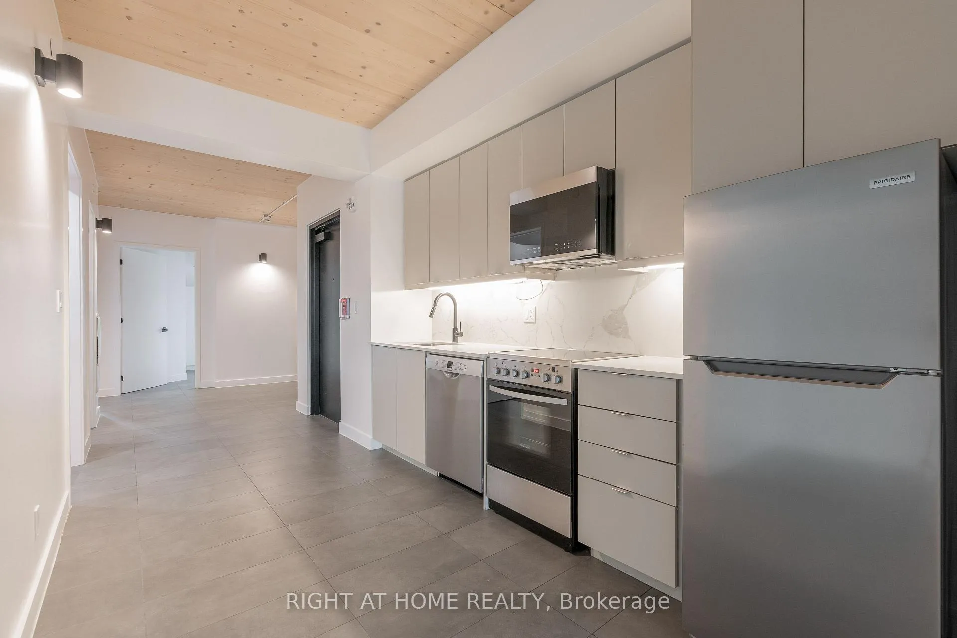 Photo 14 of Unit 401, 1598 Queen Street E, Toronto, Greenwood-Coxwell — HOMEH