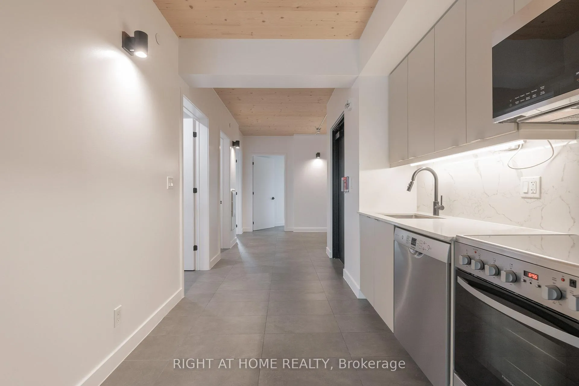 Photo 15 of Unit 401, 1598 Queen Street E, Toronto, Greenwood-Coxwell — HOMEH