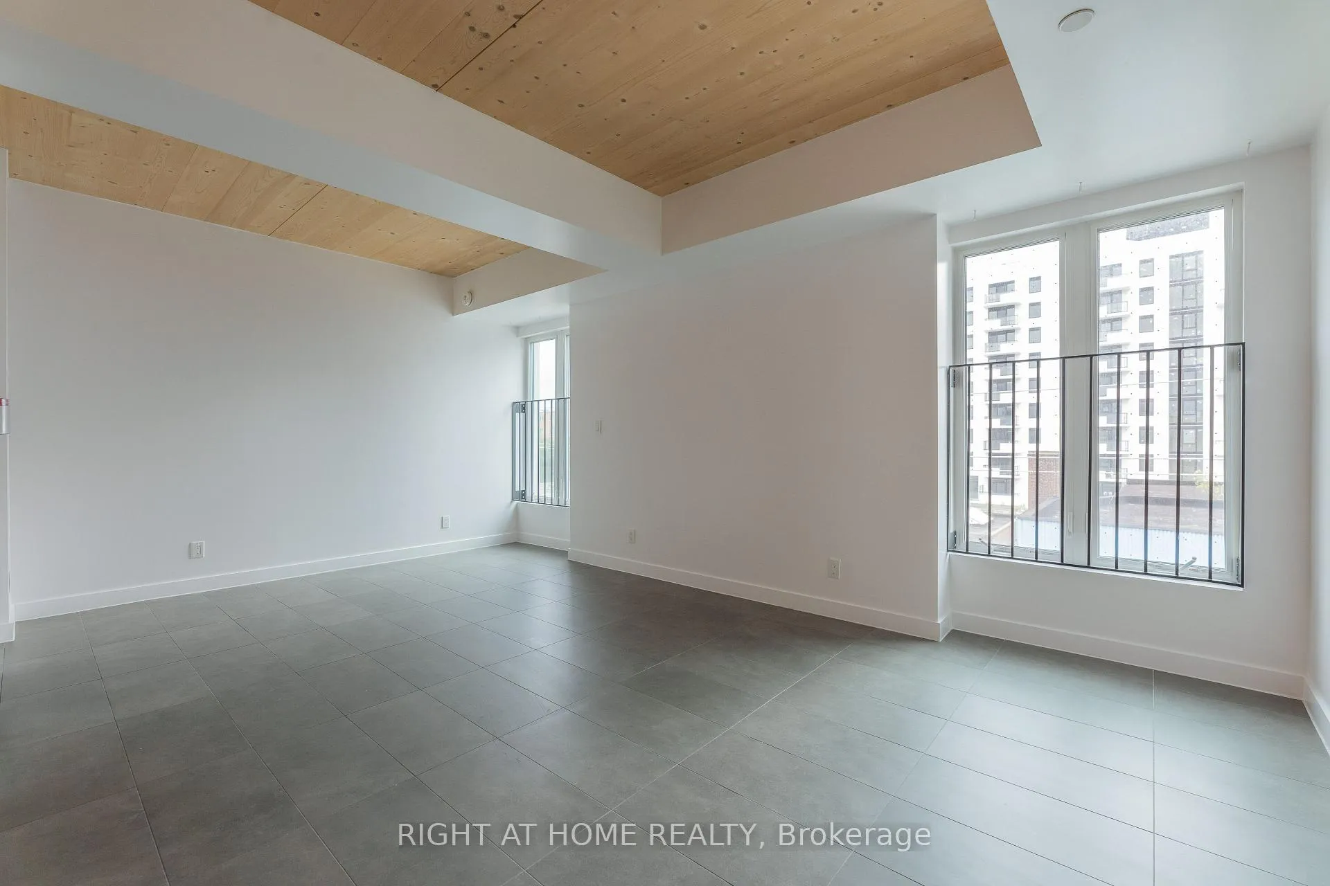 Photo 18 of Unit 401, 1598 Queen Street E, Toronto, Greenwood-Coxwell — HOMEH