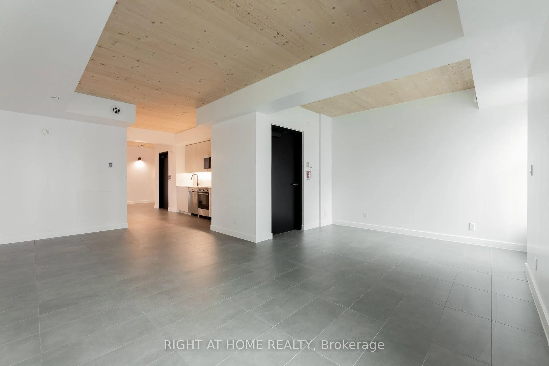 Photo 19 of Unit 401, 1598 Queen Street E, Toronto, Greenwood-Coxwell — HOMEH
