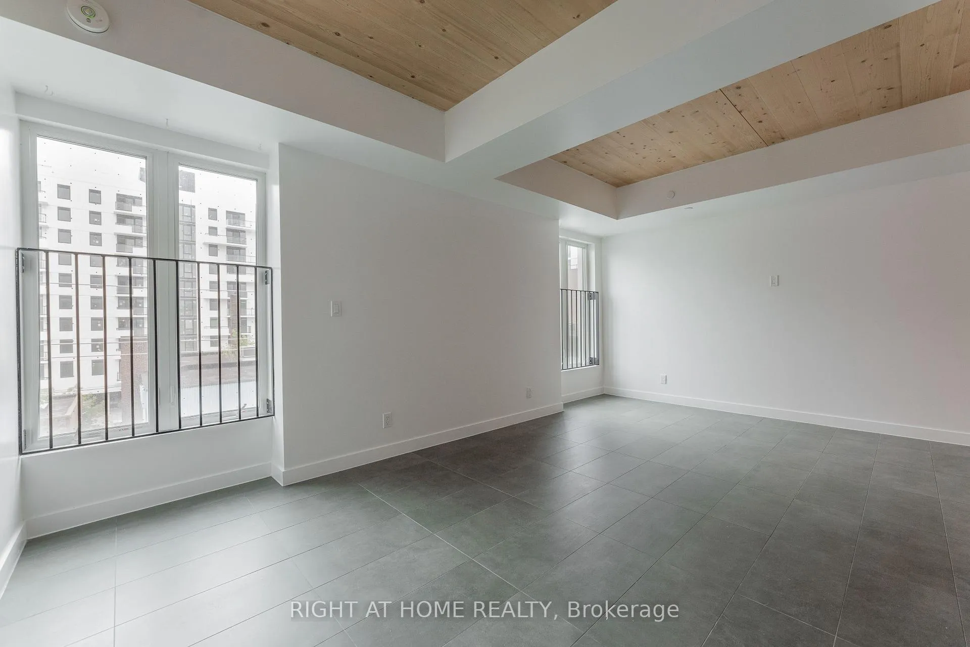 Photo 20 of Unit 401, 1598 Queen Street E, Toronto, Greenwood-Coxwell — HOMEH