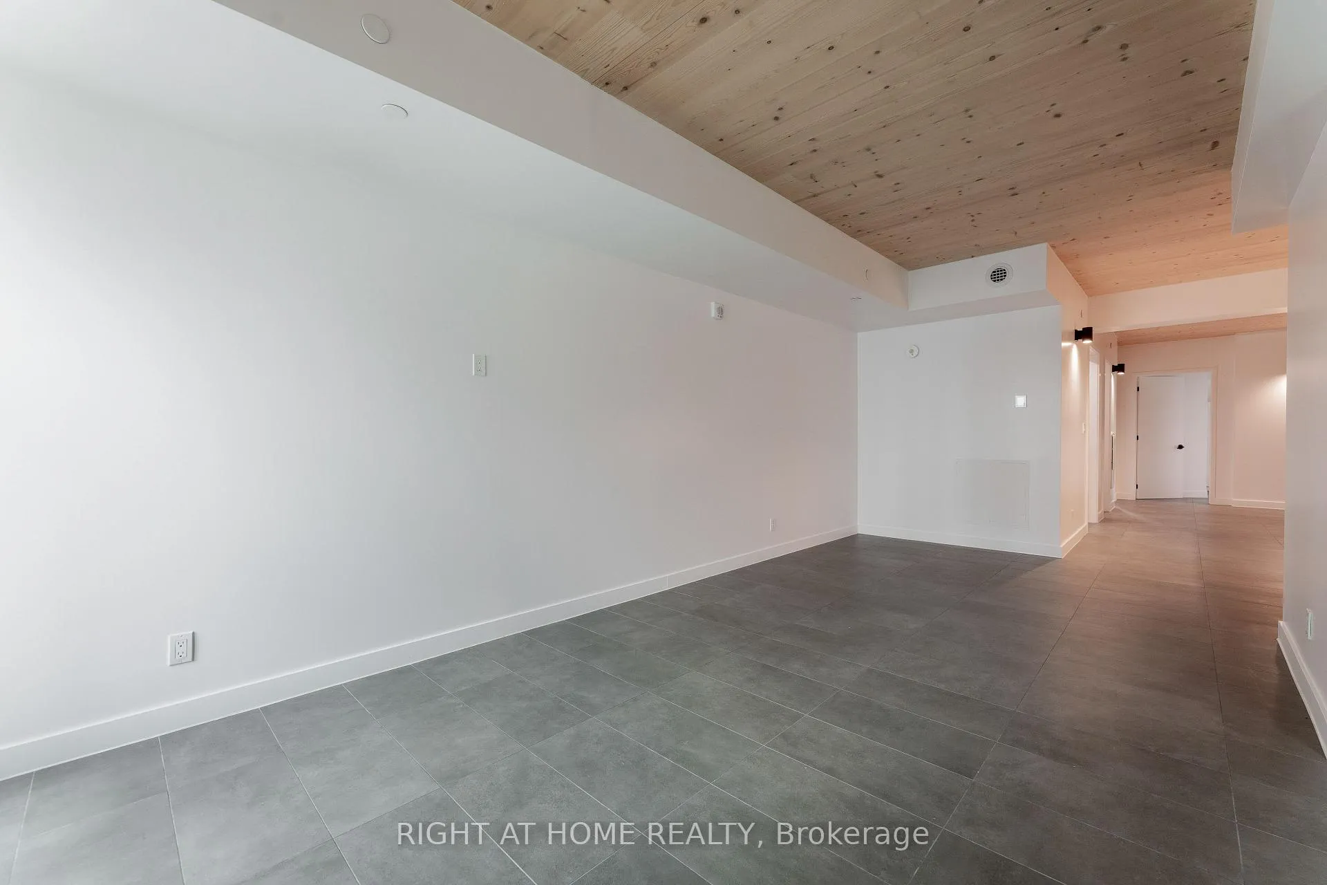 Photo 22 of Unit 401, 1598 Queen Street E, Toronto, Greenwood-Coxwell — HOMEH