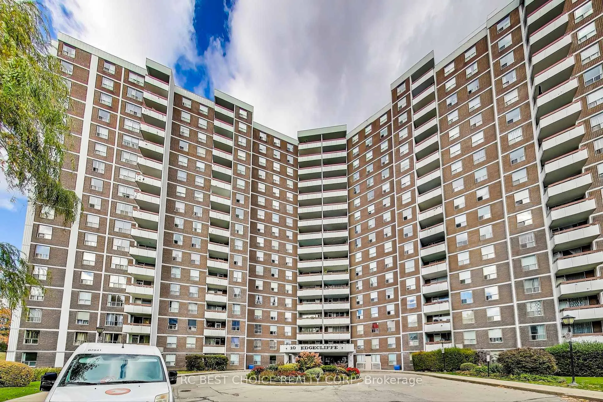 Photo 4 of Unit 403, 10 Edgecliff Golfway, Toronto, Flemingdon Park — HOMEH