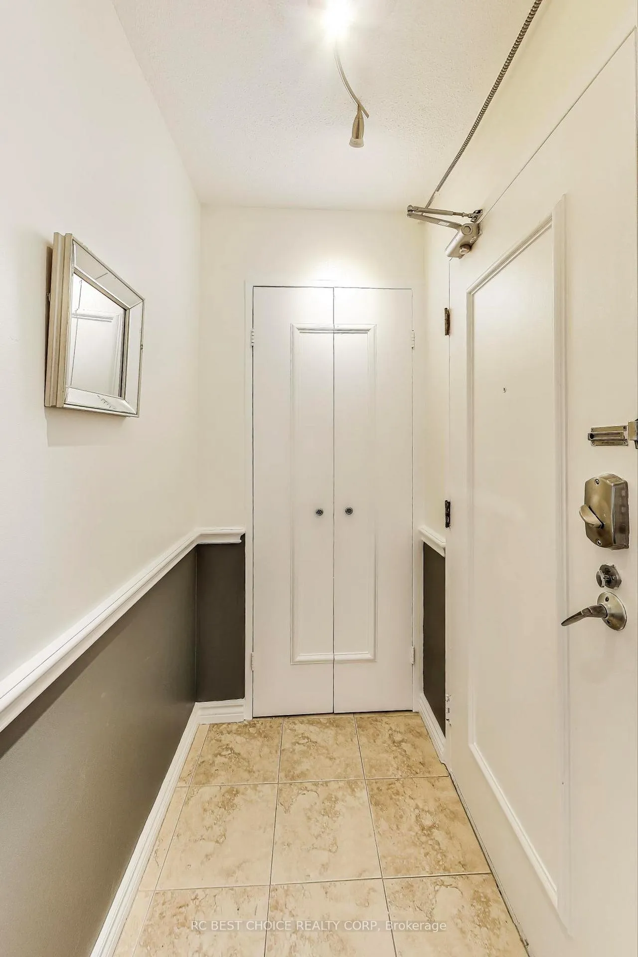 Photo 9 of Unit 403, 10 Edgecliff Golfway, Toronto, Flemingdon Park — HOMEH
