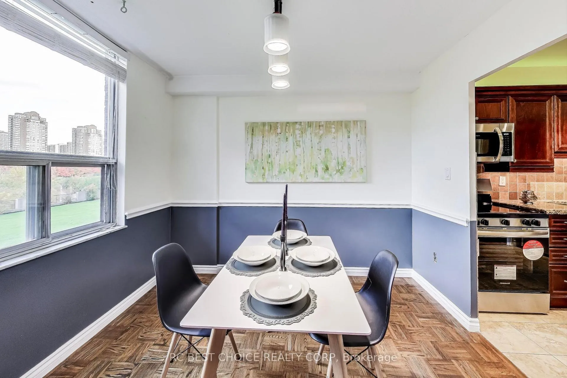 Photo 13 of Unit 403, 10 Edgecliff Golfway, Toronto, Flemingdon Park — HOMEH