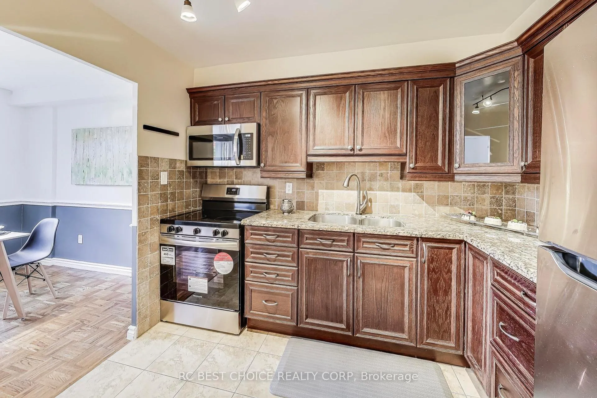 Photo 18 of Unit 403, 10 Edgecliff Golfway, Toronto, Flemingdon Park — HOMEH